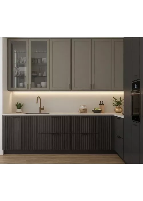 L-образная кухня с комбинированными фасадами